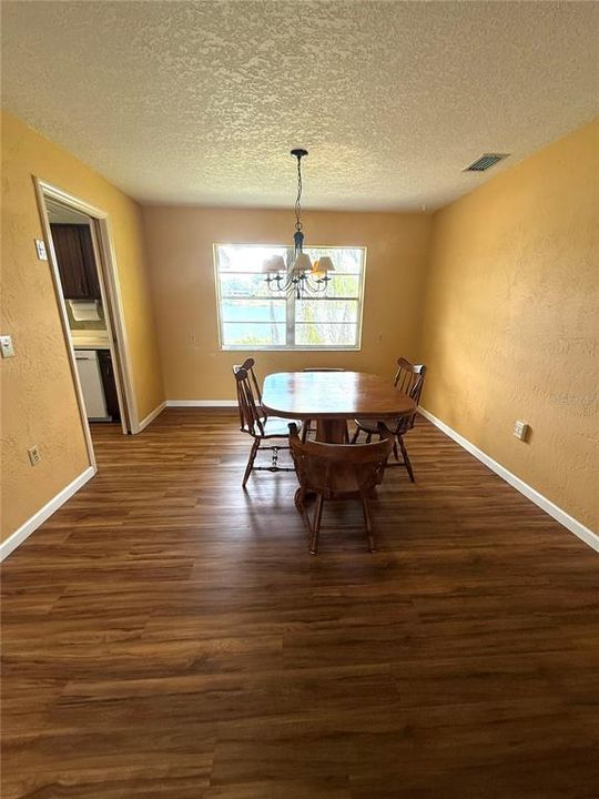 Active With Contract: $225,000 (2 beds, 2 baths, 1360 Square Feet)