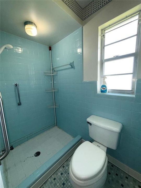 Active With Contract: $225,000 (2 beds, 2 baths, 1360 Square Feet)