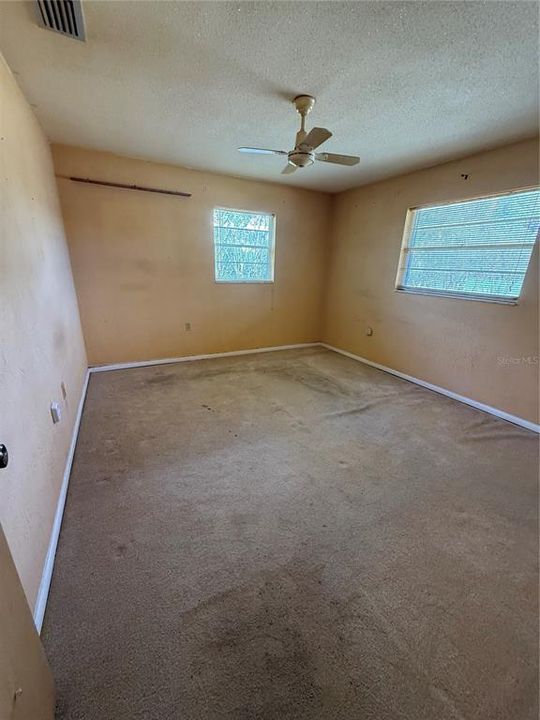 Active With Contract: $225,000 (2 beds, 2 baths, 1360 Square Feet)