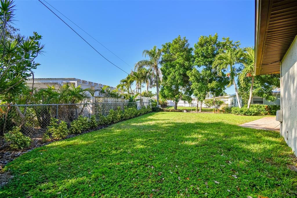 For Sale: $875,000 (3 beds, 3 baths, 3292 Square Feet)