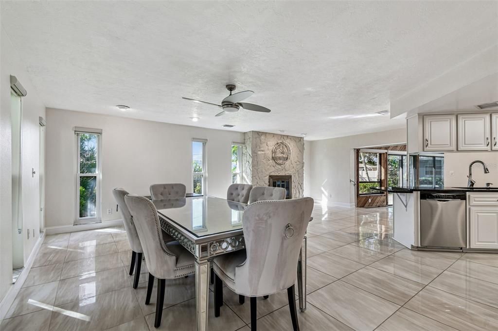 For Sale: $875,000 (3 beds, 3 baths, 3292 Square Feet)