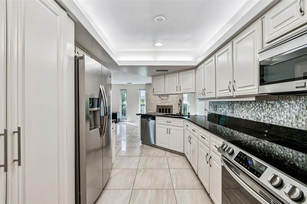 For Sale: $875,000 (3 beds, 3 baths, 3292 Square Feet)