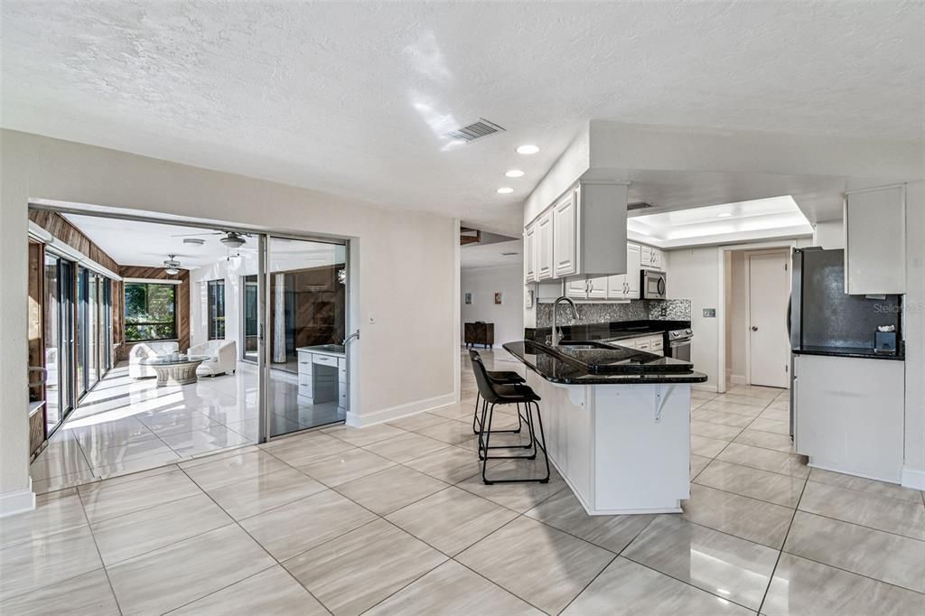 For Sale: $875,000 (3 beds, 3 baths, 3292 Square Feet)