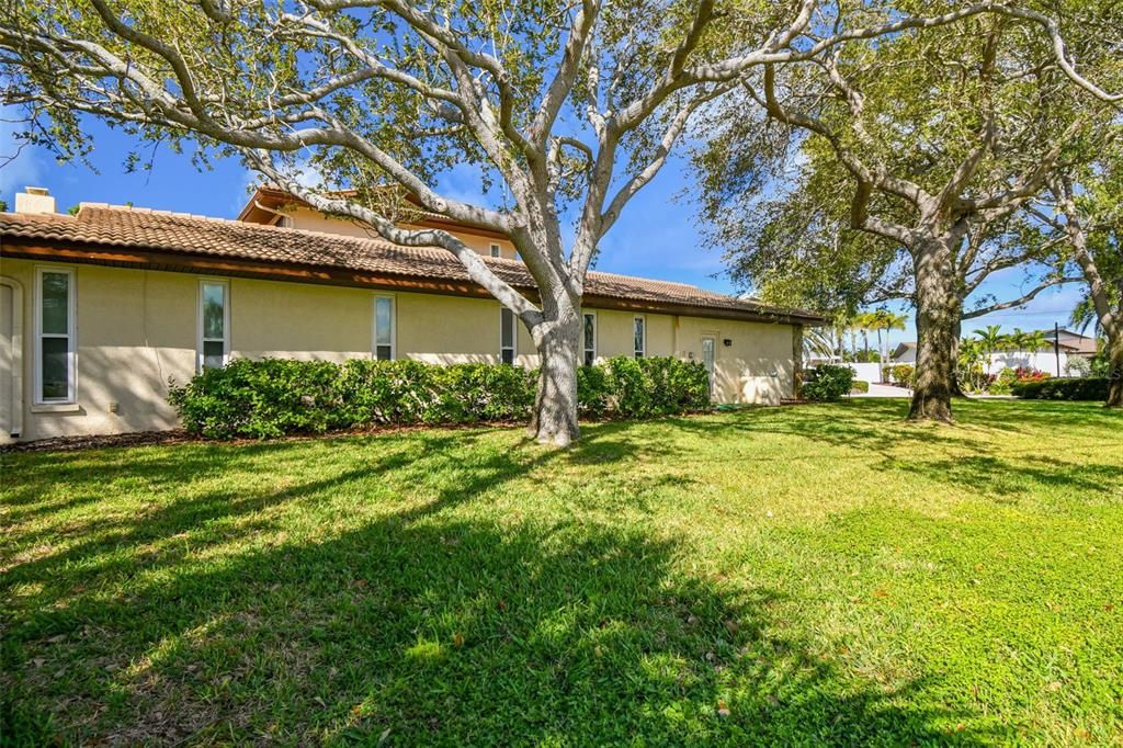 For Sale: $875,000 (3 beds, 3 baths, 3292 Square Feet)