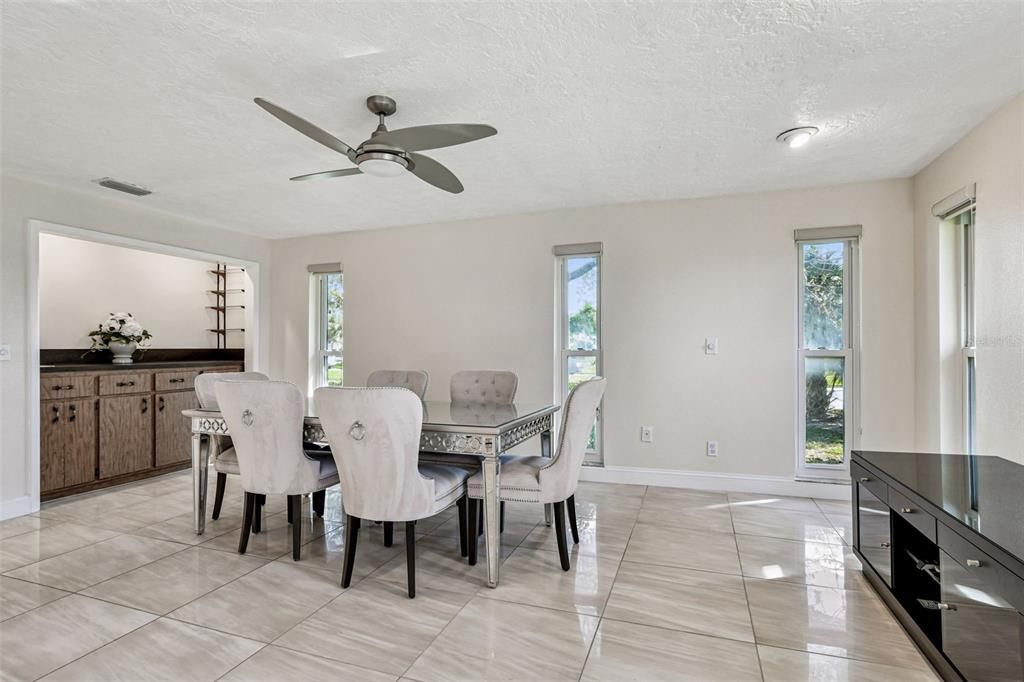 For Sale: $875,000 (3 beds, 3 baths, 3292 Square Feet)