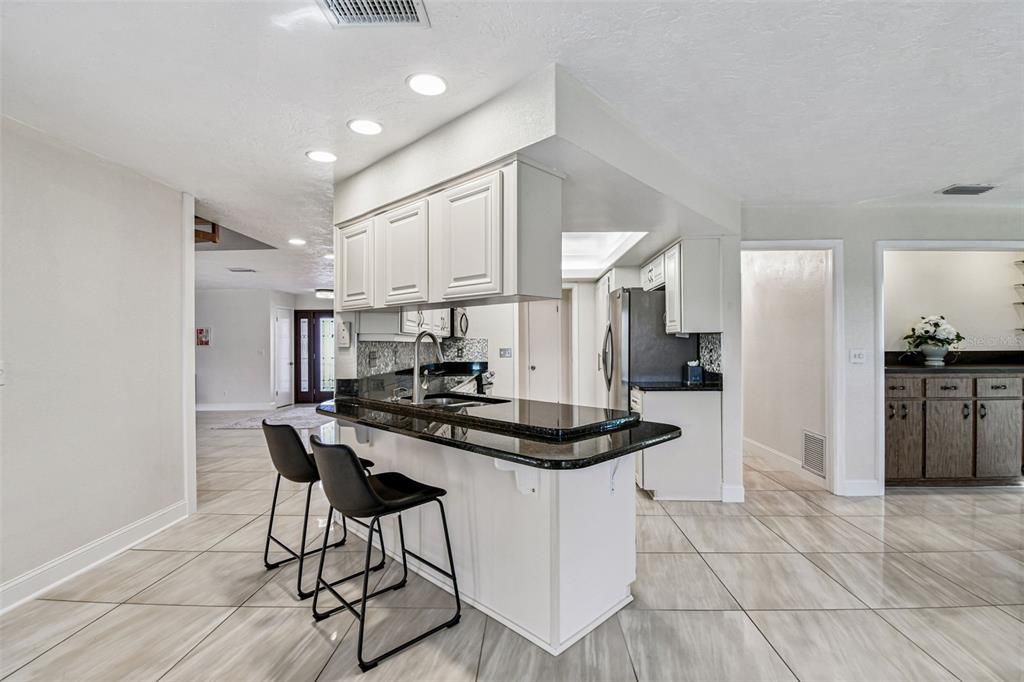 For Sale: $875,000 (3 beds, 3 baths, 3292 Square Feet)