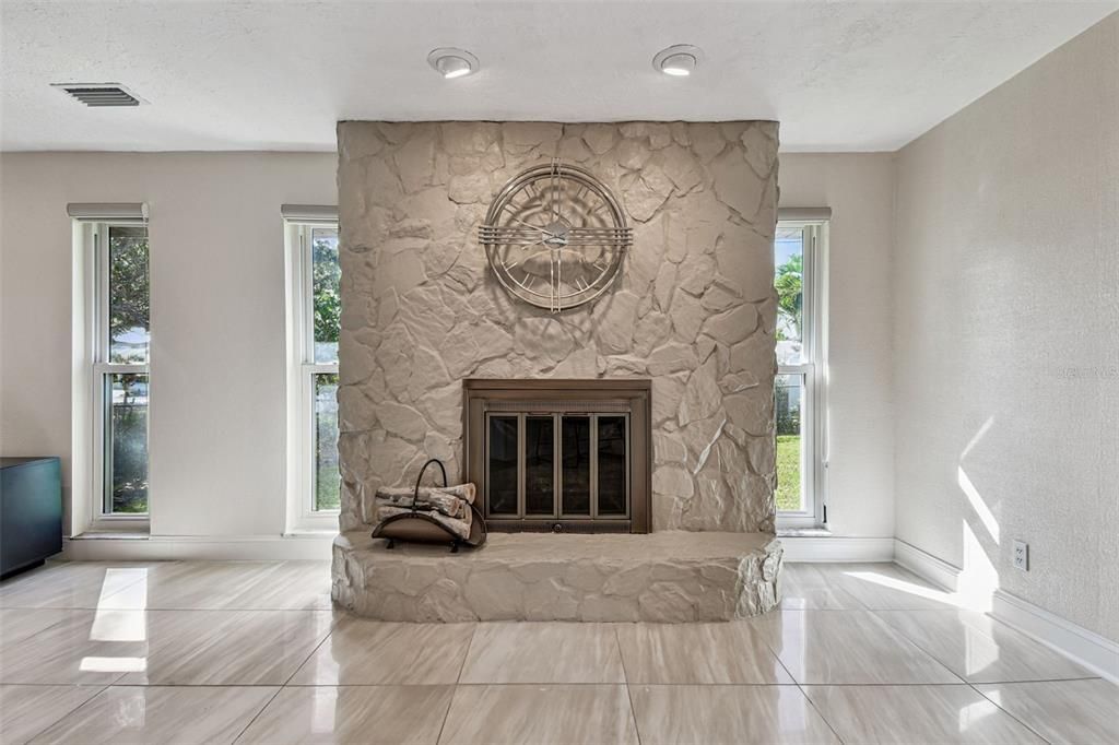 For Sale: $875,000 (3 beds, 3 baths, 3292 Square Feet)