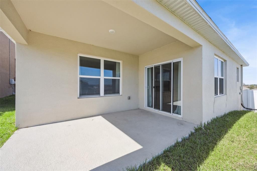 合同活跃: $435,000 (4 贝兹, 3 浴室, 2809 平方英尺)