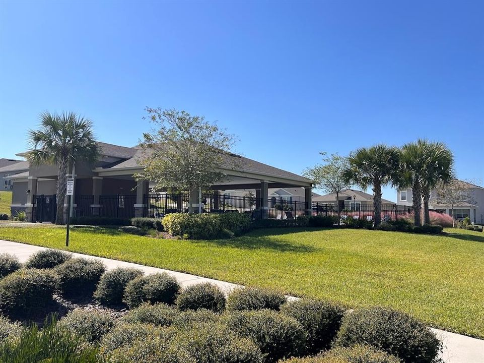 合同活跃: $435,000 (4 贝兹, 3 浴室, 2809 平方英尺)