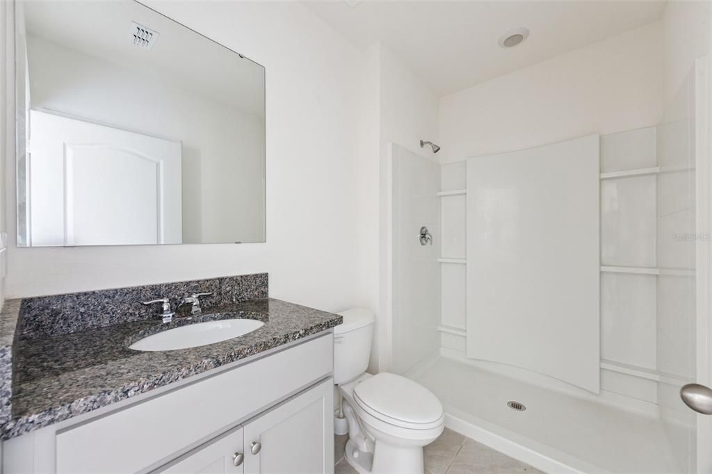 合同活跃: $435,000 (4 贝兹, 3 浴室, 2809 平方英尺)