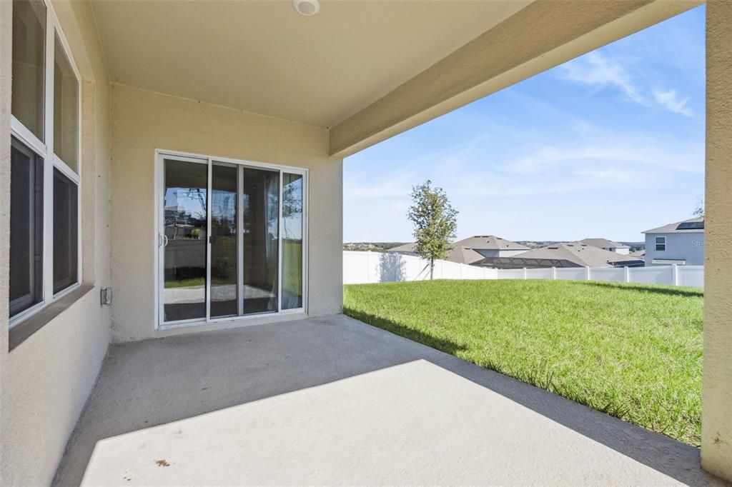 合同活跃: $435,000 (4 贝兹, 3 浴室, 2809 平方英尺)