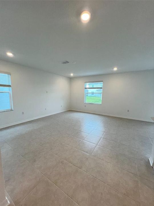 Active With Contract: $324,990 (4 beds, 3 baths, 2134 Square Feet)