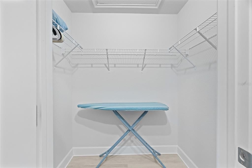 На продажу: $649,000 (4 спален, 2 ванн, 2331 Квадратных фут)