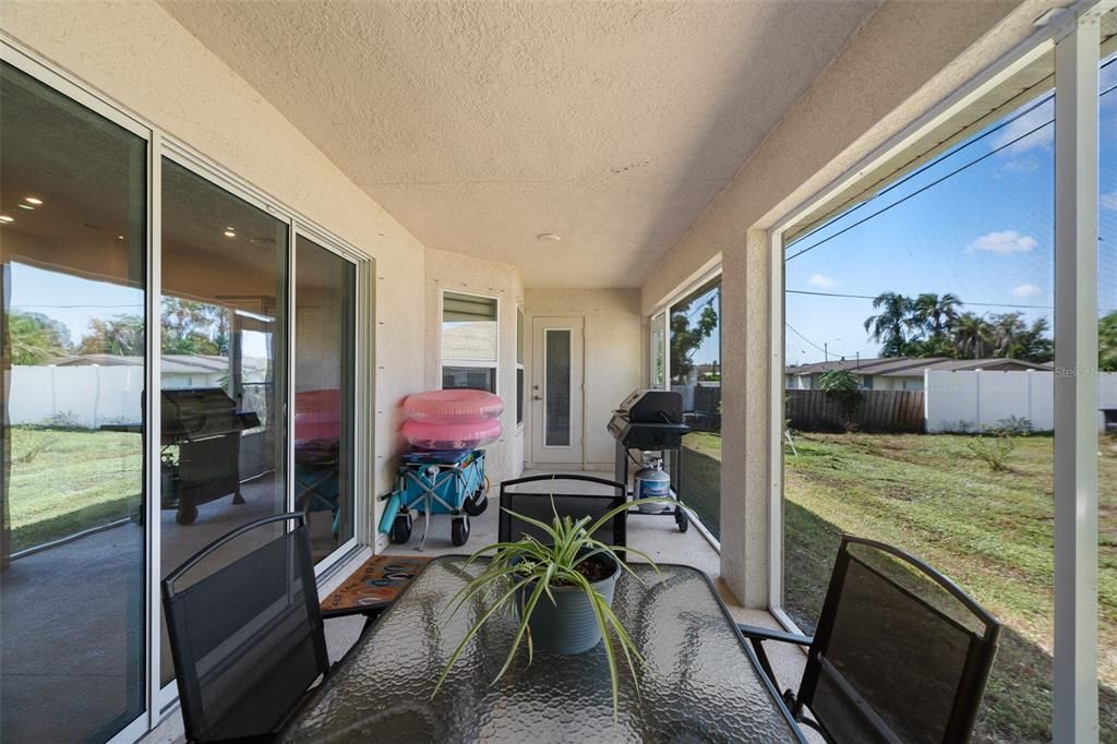 На продажу: $649,000 (4 спален, 2 ванн, 2331 Квадратных фут)