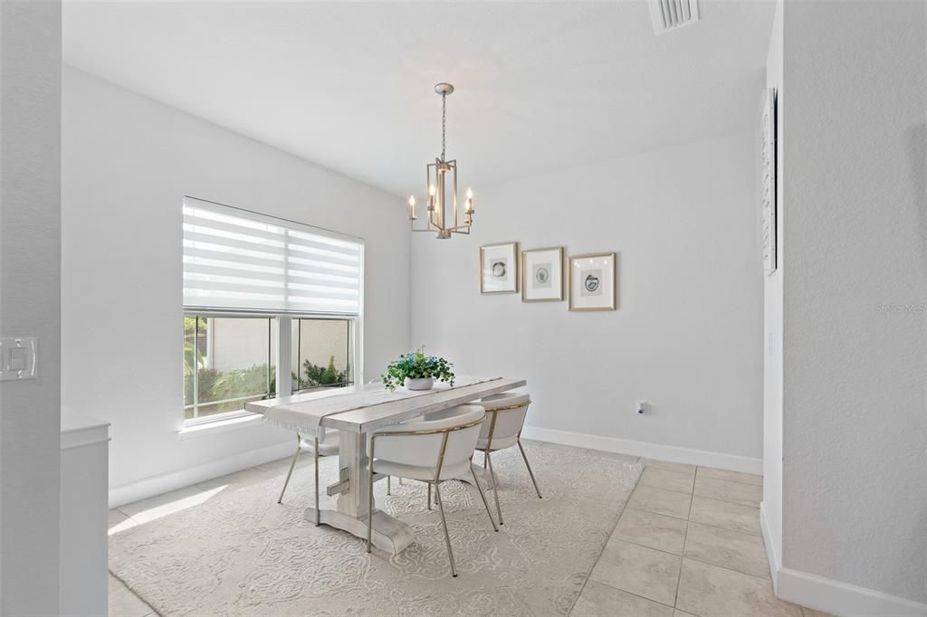 На продажу: $649,000 (4 спален, 2 ванн, 2331 Квадратных фут)