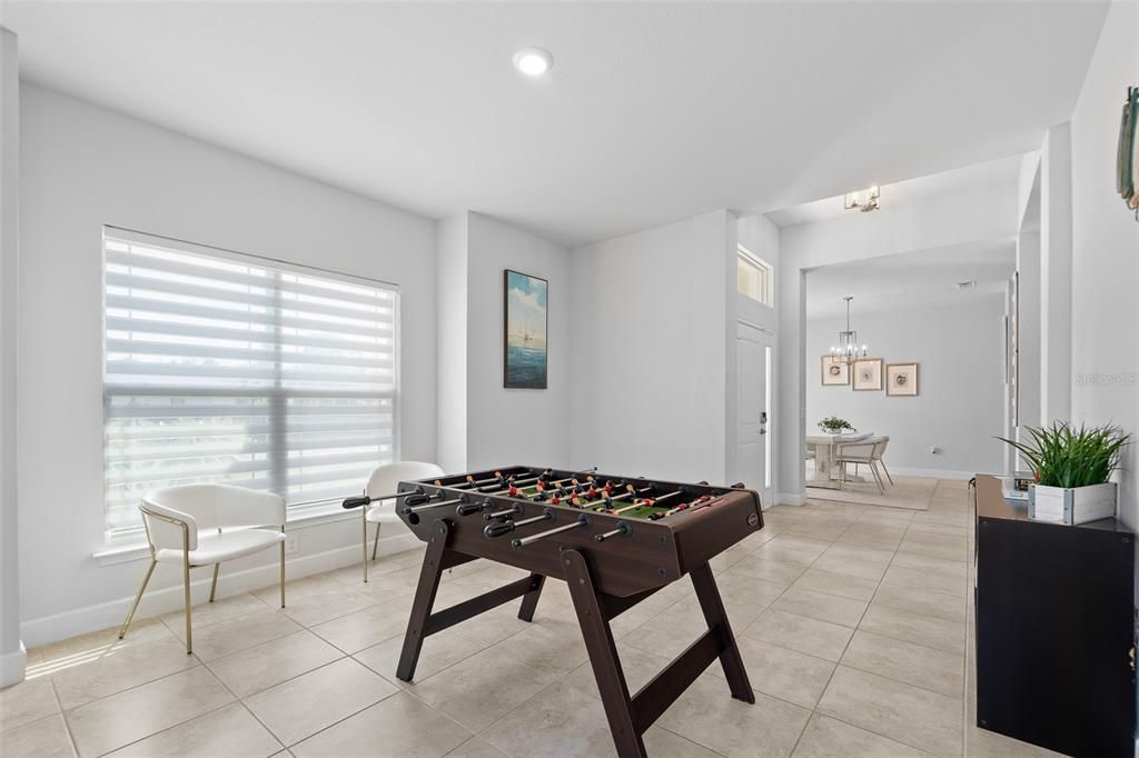 На продажу: $649,000 (4 спален, 2 ванн, 2331 Квадратных фут)