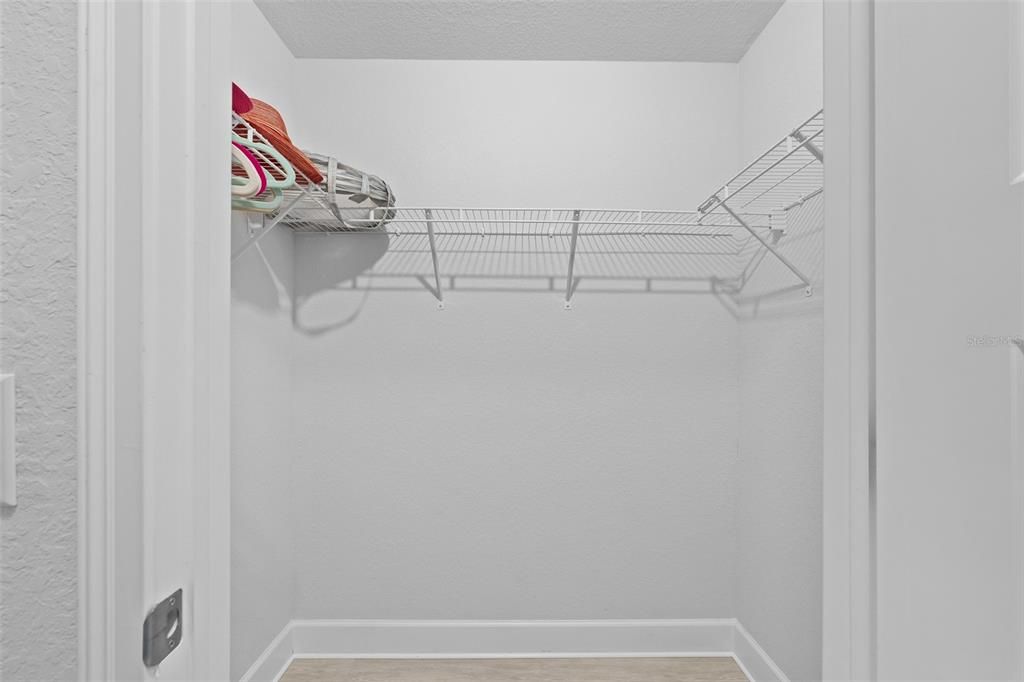 На продажу: $649,000 (4 спален, 2 ванн, 2331 Квадратных фут)