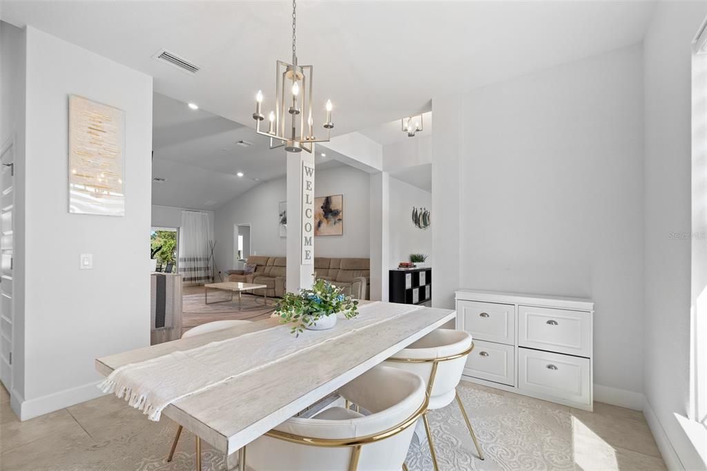 На продажу: $649,000 (4 спален, 2 ванн, 2331 Квадратных фут)