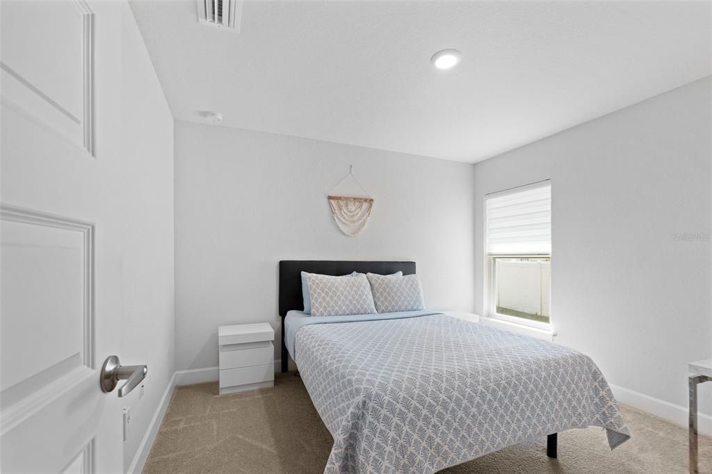 На продажу: $649,000 (4 спален, 2 ванн, 2331 Квадратных фут)