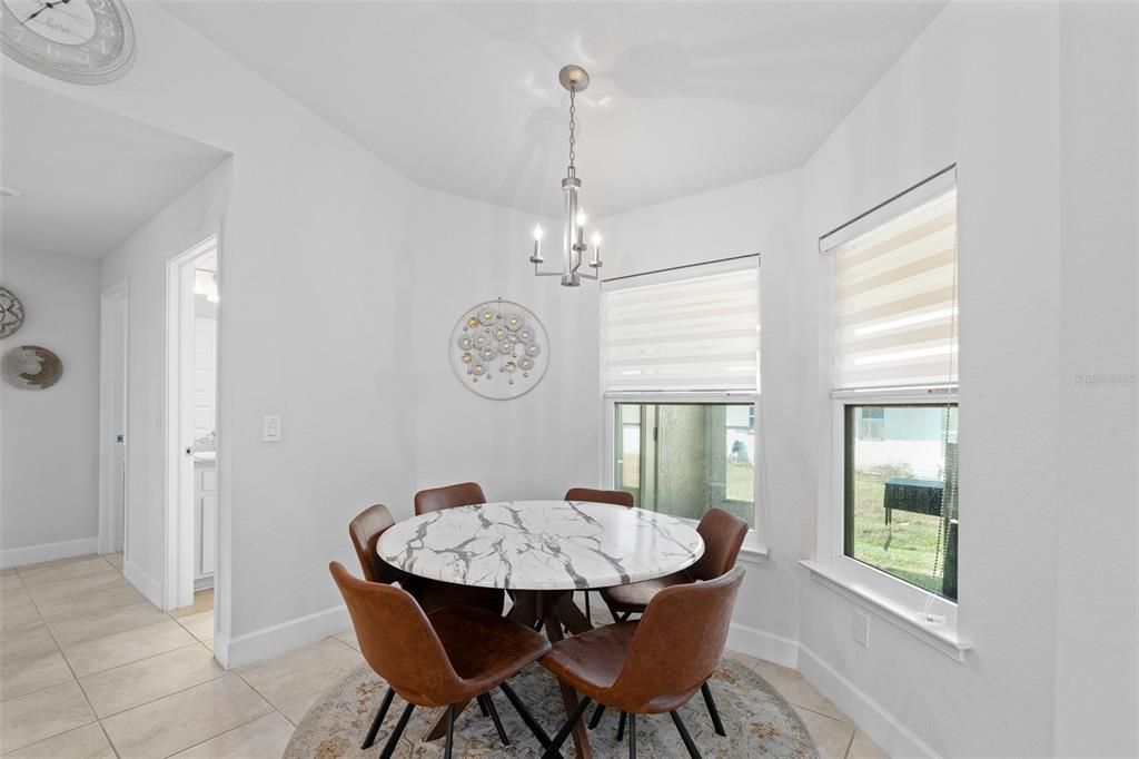 На продажу: $649,000 (4 спален, 2 ванн, 2331 Квадратных фут)