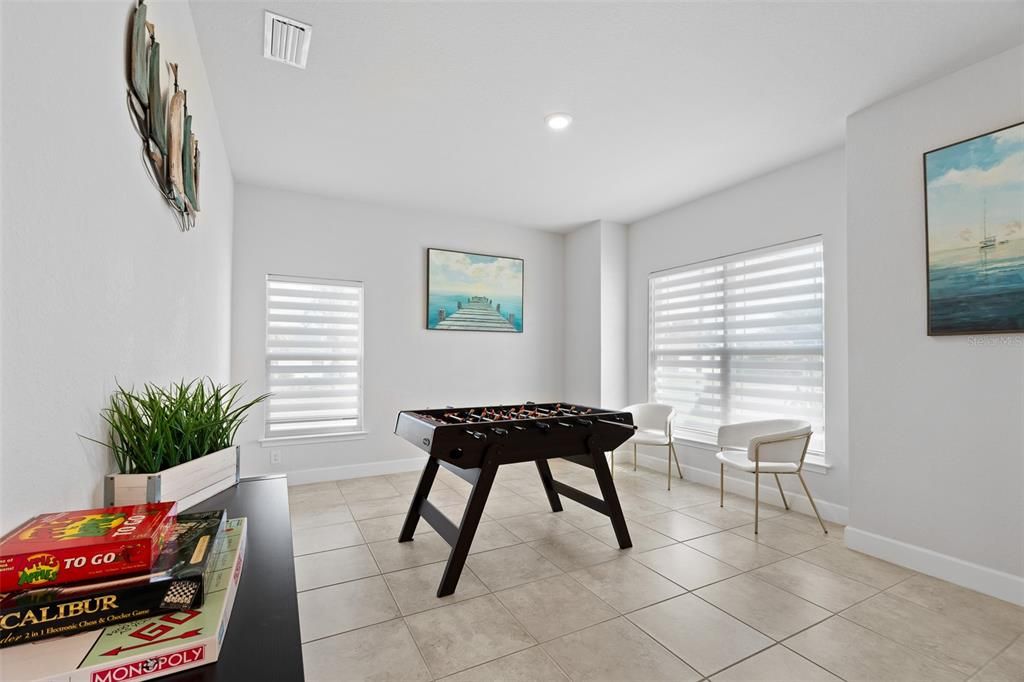 На продажу: $649,000 (4 спален, 2 ванн, 2331 Квадратных фут)