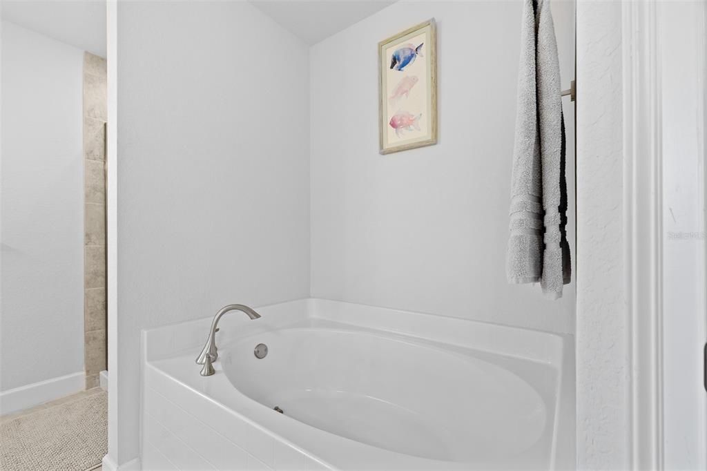 На продажу: $649,000 (4 спален, 2 ванн, 2331 Квадратных фут)