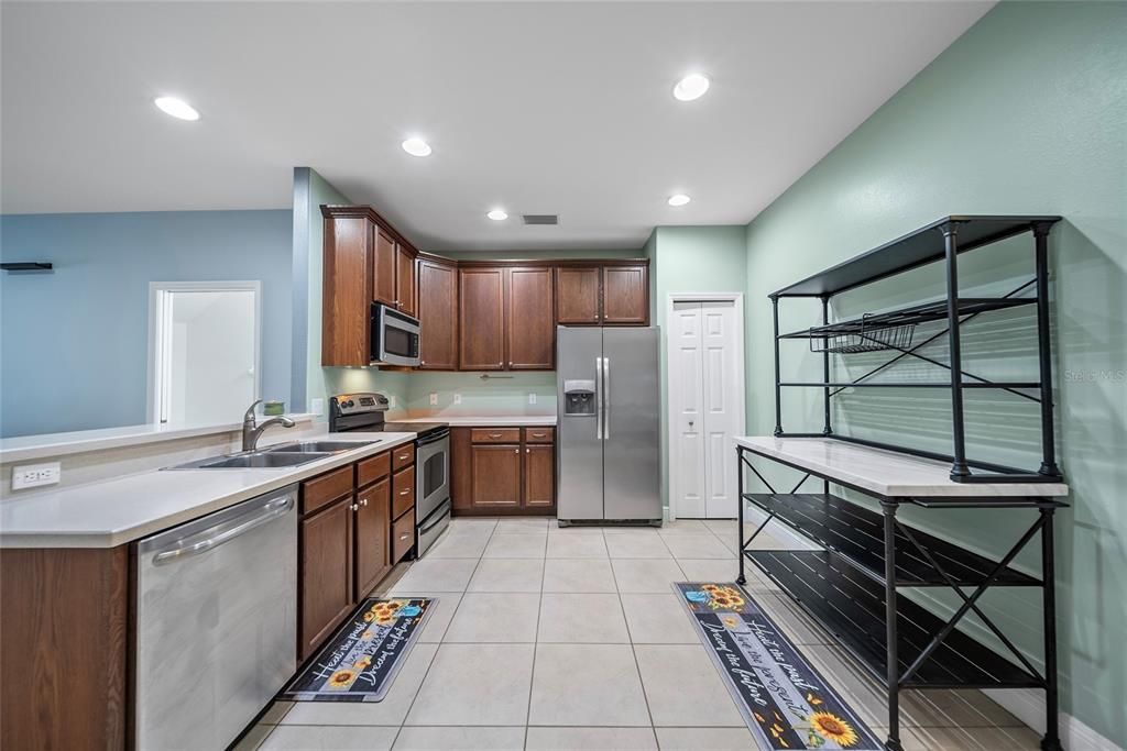 Activo con contrato: $2,200 (2 camas, 2 baños, 1400 Pies cuadrados)