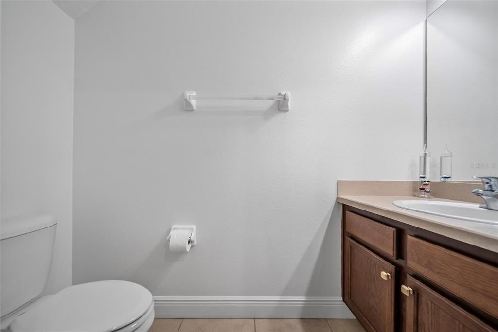 Activo con contrato: $2,200 (2 camas, 2 baños, 1400 Pies cuadrados)