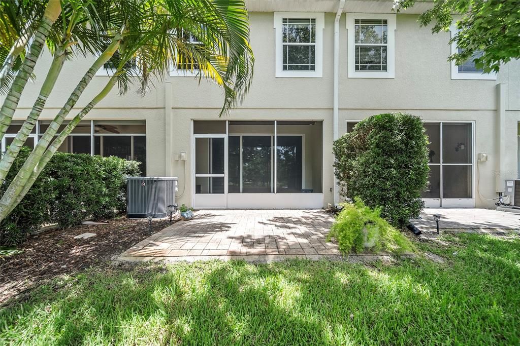 Activo con contrato: $2,200 (2 camas, 2 baños, 1400 Pies cuadrados)