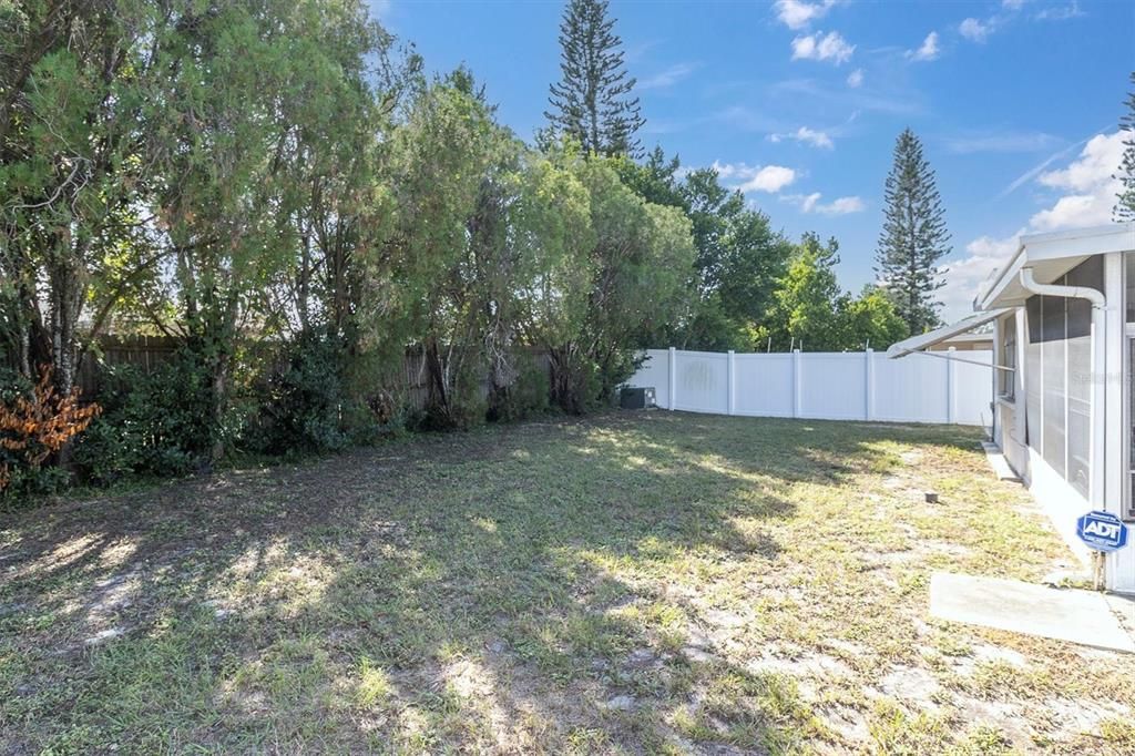 Active With Contract: $200,000 (2 beds, 1 baths, 1094 Square Feet)