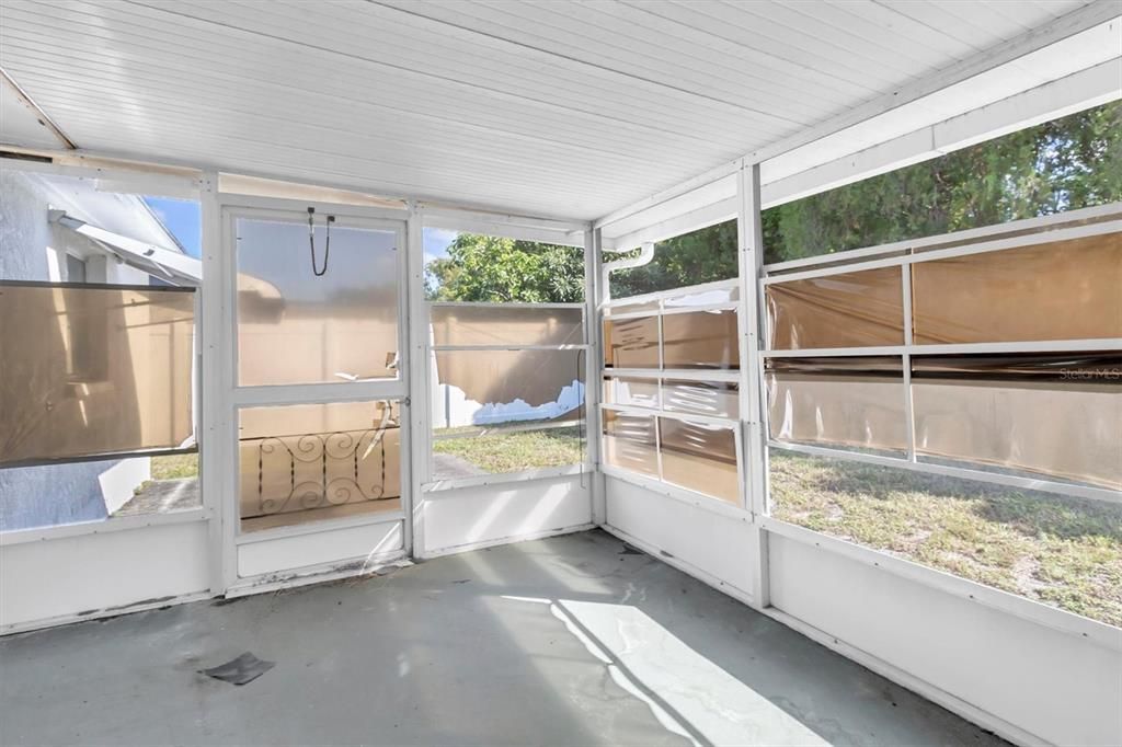 Active With Contract: $200,000 (2 beds, 1 baths, 1094 Square Feet)