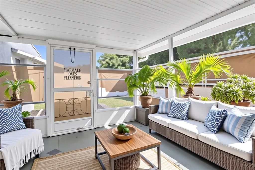 Active With Contract: $200,000 (2 beds, 1 baths, 1094 Square Feet)