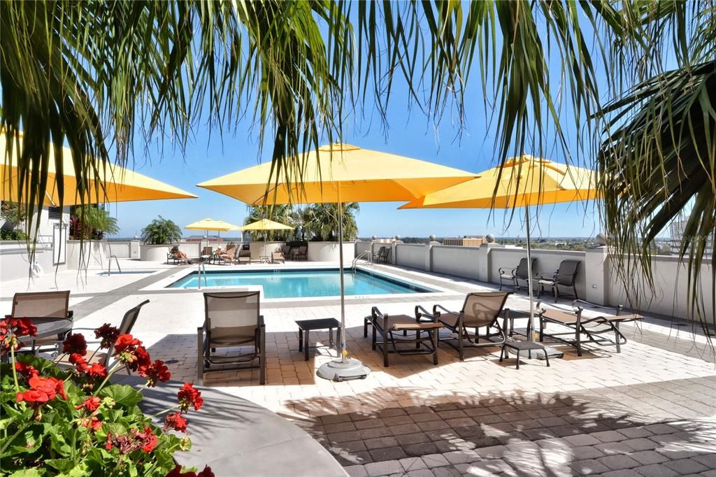 For Sale: $1,499,000 (2 beds, 2 baths, 1671 Square Feet)