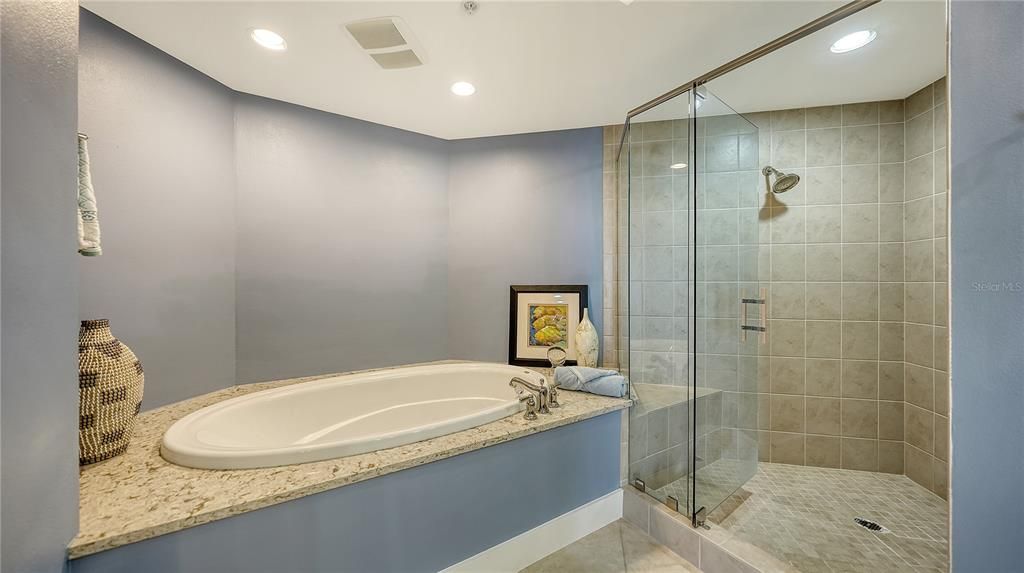 For Sale: $1,499,000 (2 beds, 2 baths, 1671 Square Feet)