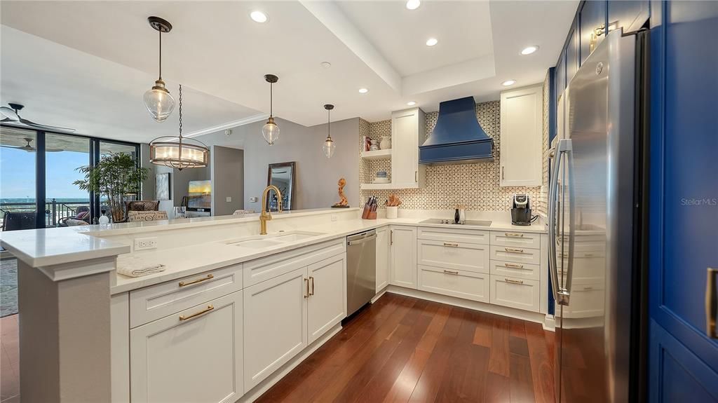 For Sale: $1,499,000 (2 beds, 2 baths, 1671 Square Feet)