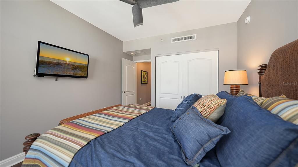 For Sale: $1,499,000 (2 beds, 2 baths, 1671 Square Feet)