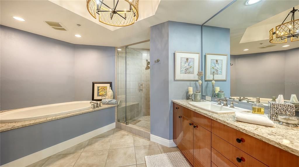 For Sale: $1,499,000 (2 beds, 2 baths, 1671 Square Feet)