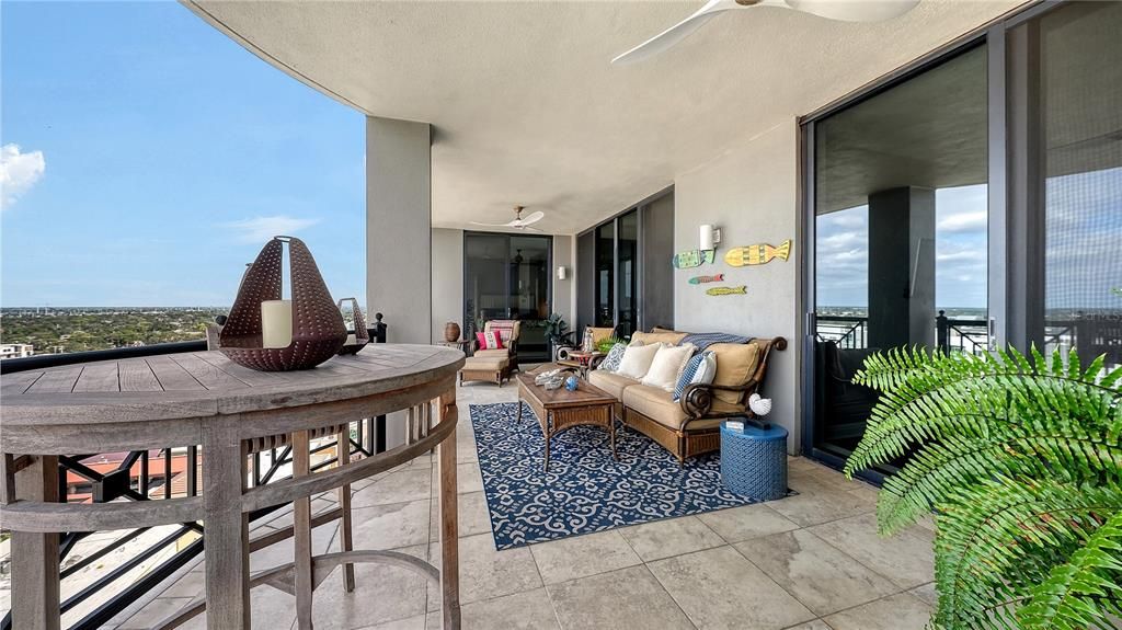 For Sale: $1,499,000 (2 beds, 2 baths, 1671 Square Feet)