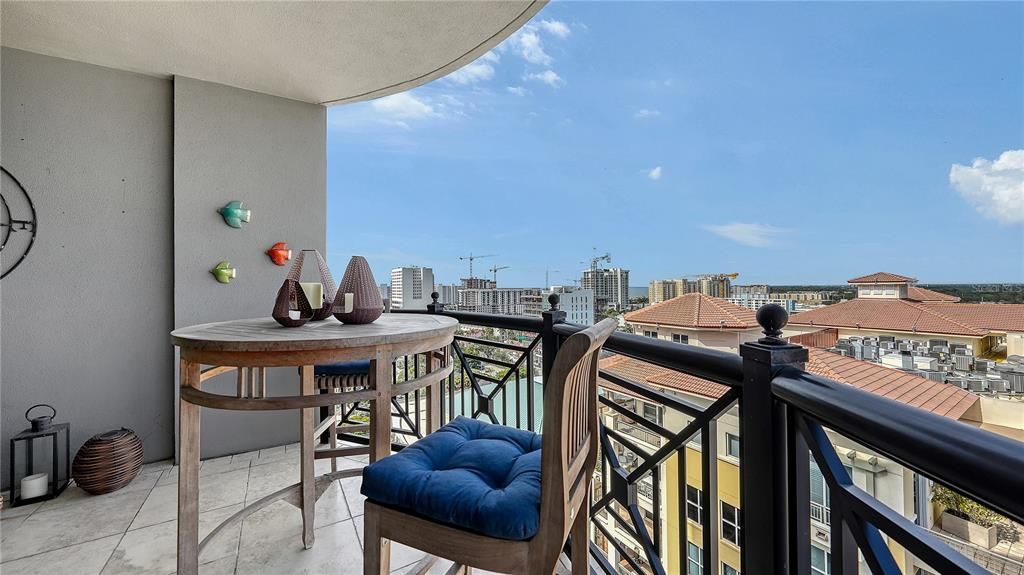 For Sale: $1,499,000 (2 beds, 2 baths, 1671 Square Feet)