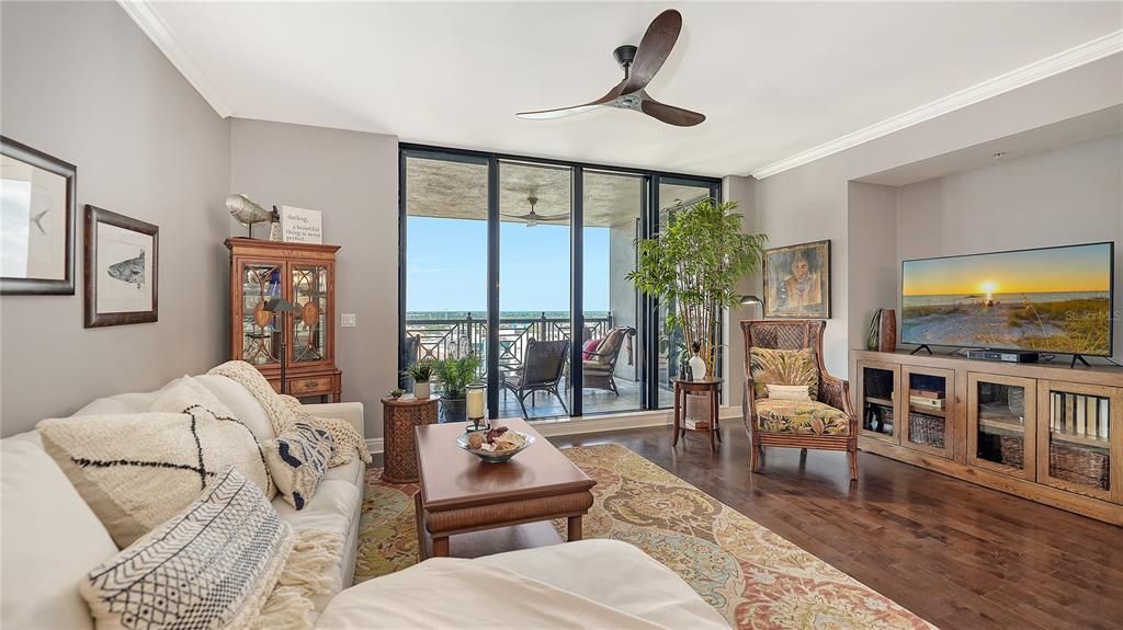 For Sale: $1,499,000 (2 beds, 2 baths, 1671 Square Feet)