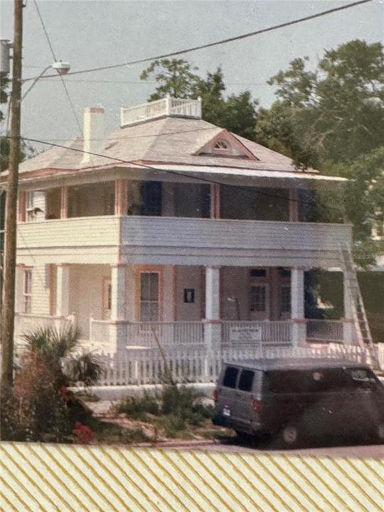 На продажу: $695,000 (0.65 acres)