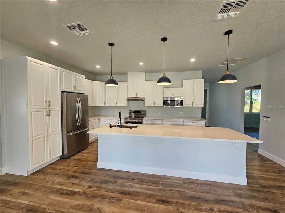 На продажу: $459,900 (4 спален, 3 ванн, 2020 Квадратных фут)