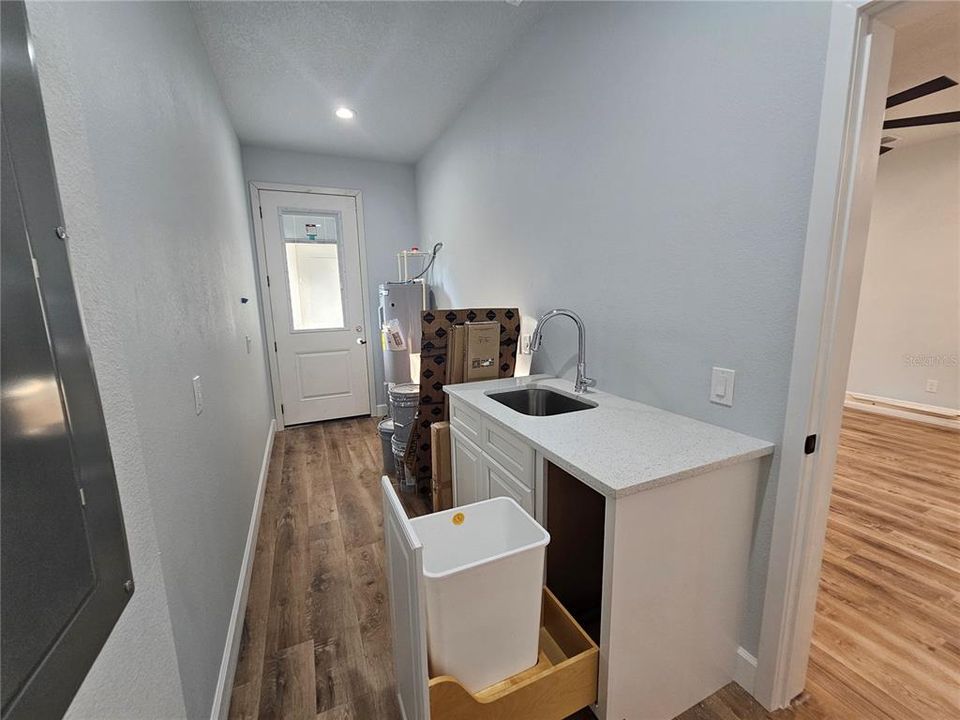 На продажу: $459,900 (4 спален, 3 ванн, 2020 Квадратных фут)