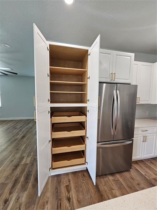 На продажу: $459,900 (4 спален, 3 ванн, 2020 Квадратных фут)