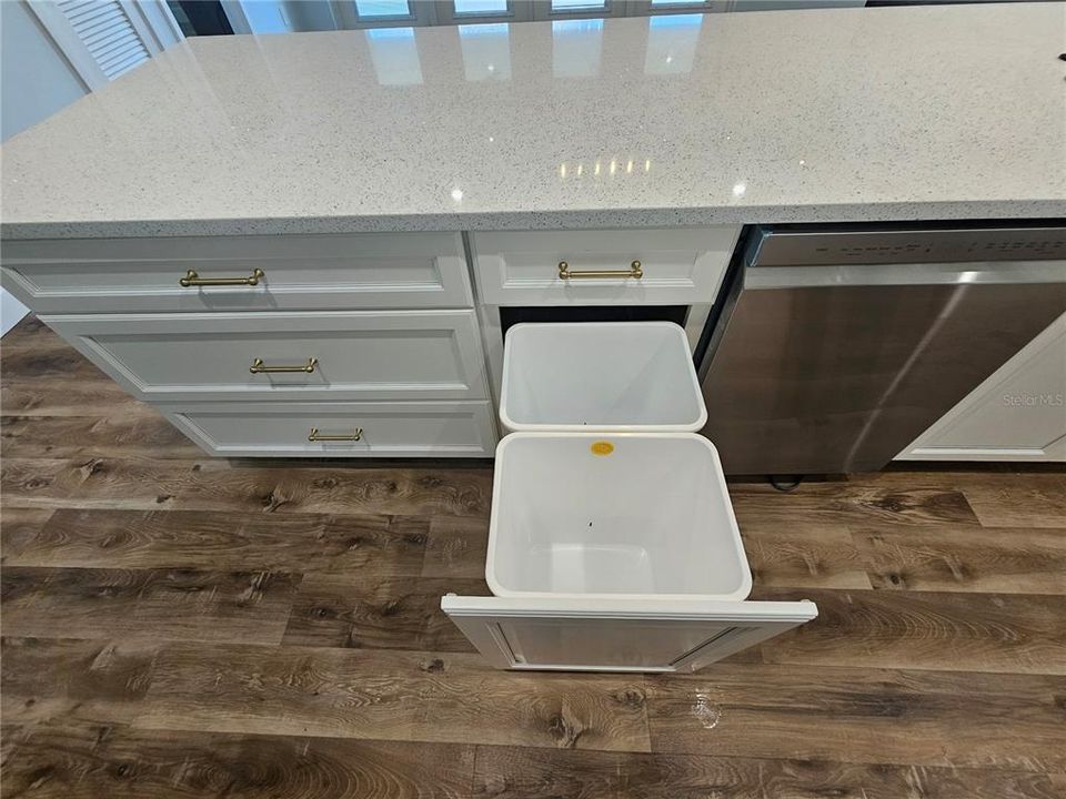 На продажу: $459,900 (4 спален, 3 ванн, 2020 Квадратных фут)