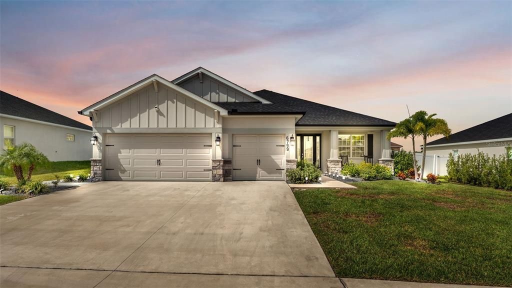 For Sale: $560,000 (4 beds, 3 baths, 2566 Square Feet)