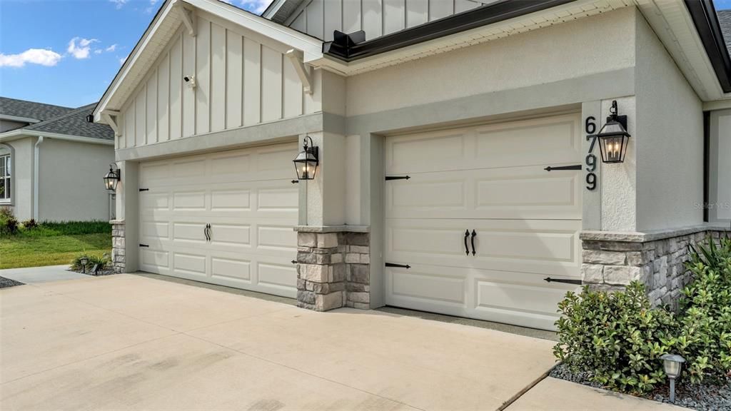 For Sale: $560,000 (4 beds, 3 baths, 2566 Square Feet)