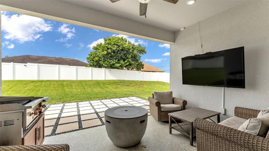 For Sale: $560,000 (4 beds, 3 baths, 2566 Square Feet)