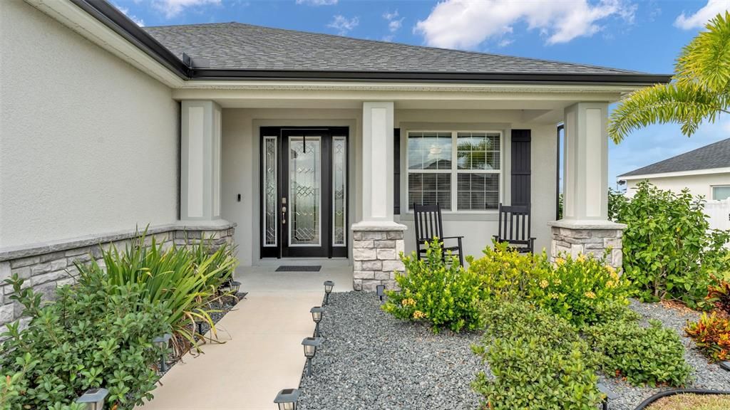 For Sale: $560,000 (4 beds, 3 baths, 2566 Square Feet)