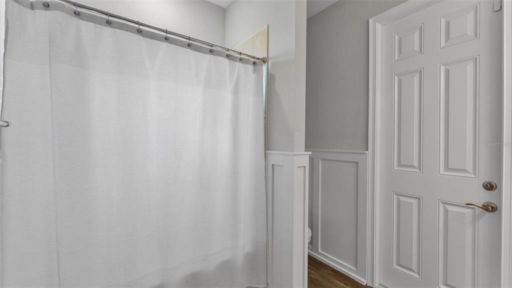 For Sale: $560,000 (4 beds, 3 baths, 2566 Square Feet)